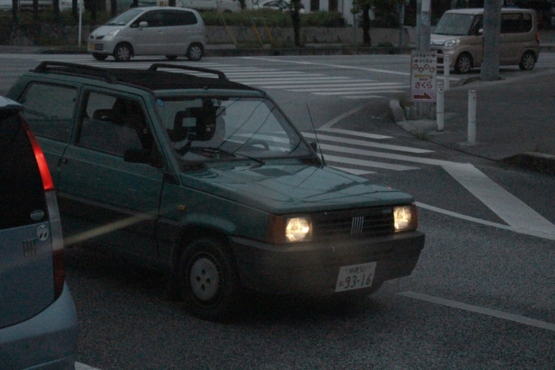 Illustration for article titled On my way to the ruins of Katsuren Castle, I saw some cars.